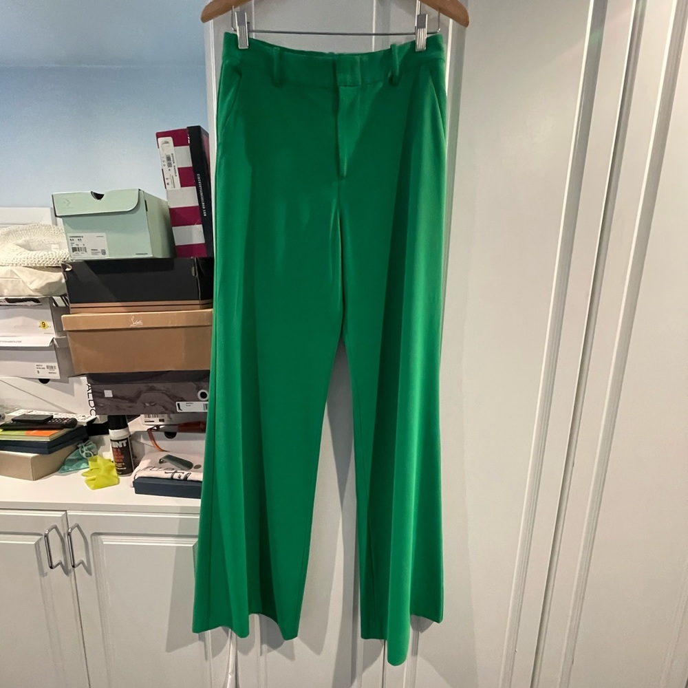 Alice and Olivia dress pants Kelly green wide leg, high waisted size 10